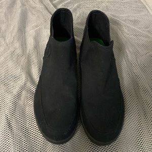 Sanuk black new never wirn